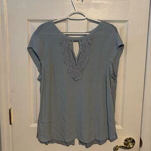 Daniel rainn XL women’s light blue top. Cute front design and super cute back